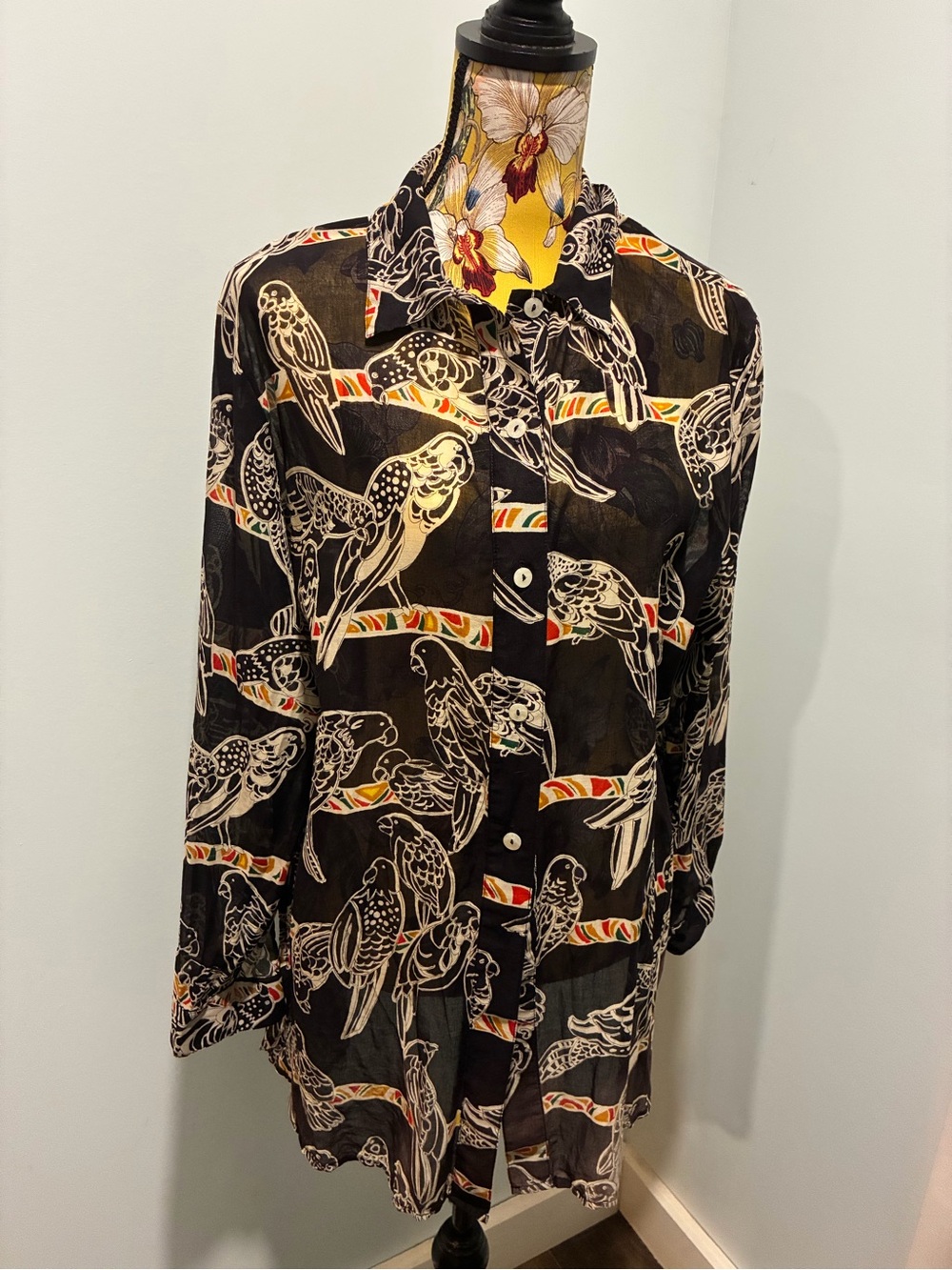 Virani Vintage Black Button-Up Crisp Black Cotton Shirt Parrot Print Size 10.